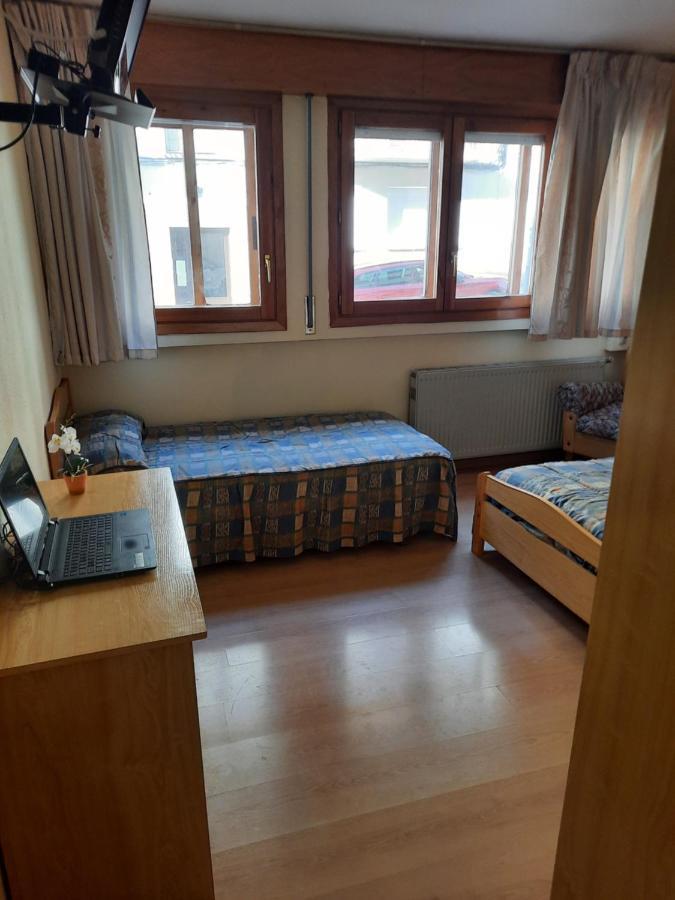 Habitaciones Pension El Parque Сабіньяніго Екстер'єр фото